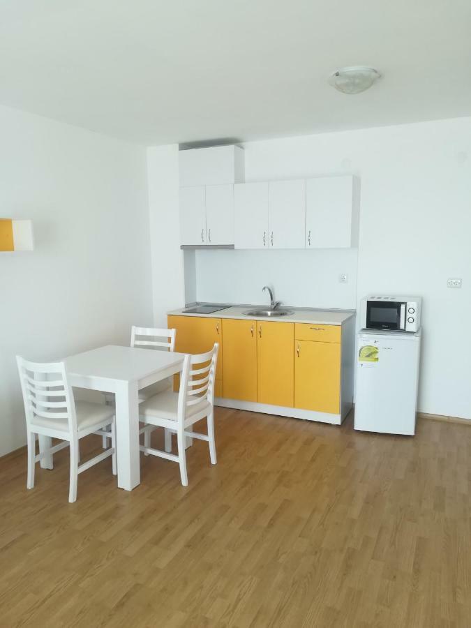 Apartment Rutland Ravda Esterno foto