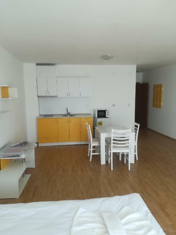 Apartment Rutland Ravda Esterno foto