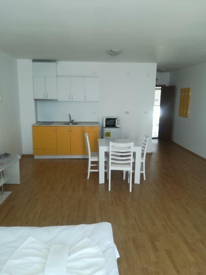 Apartment Rutland Ravda Esterno foto