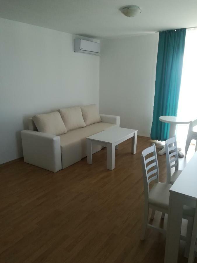 Apartment Rutland Ravda Esterno foto