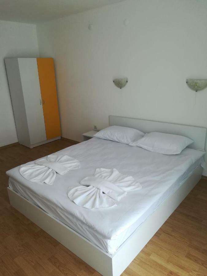 Apartment Rutland Ravda Esterno foto